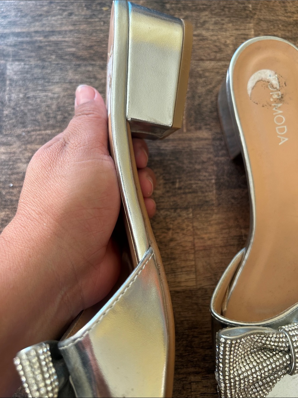 #70 TOP Moda Silver Rhinestone Bow Slide Mules - Picture 5 of 6